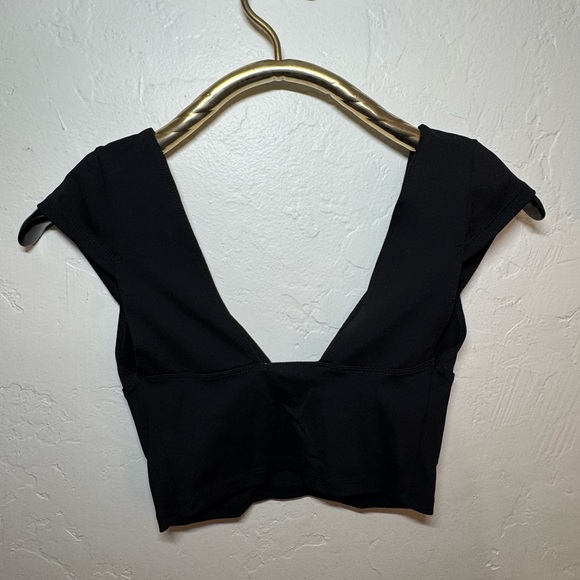 FREE PEOPLE BLACK SEXY CROP TOP XS EUC LIKE NEW - Picture 4 of 7